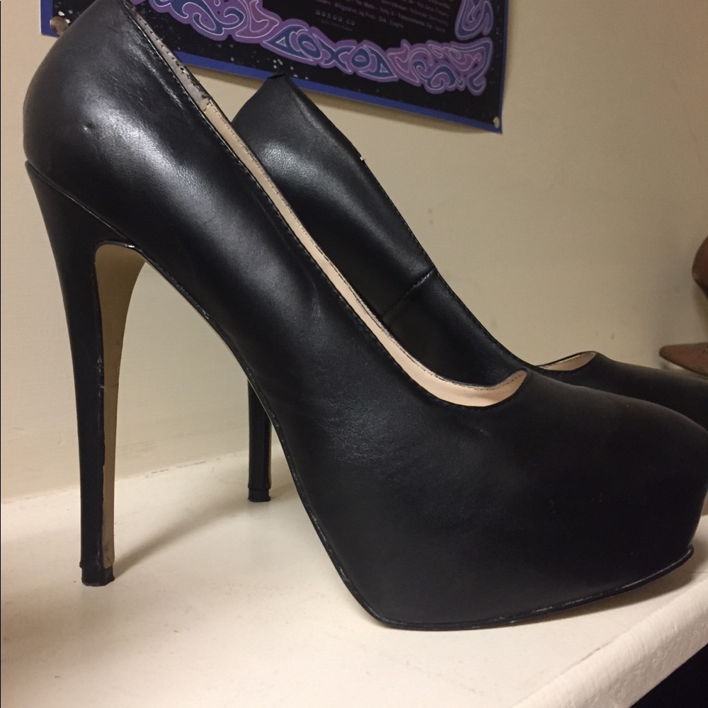 Steve Madden Yasmin Black Leather Platforms